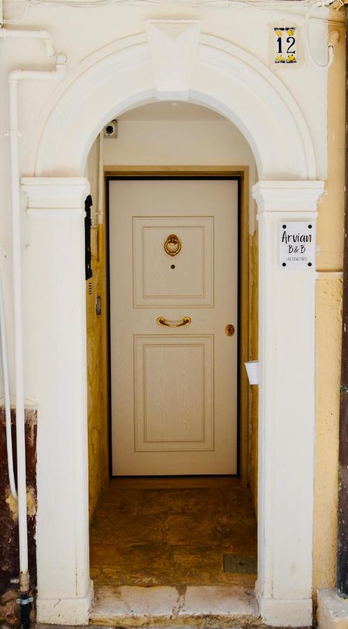 Arvian Bed & Breakfast *